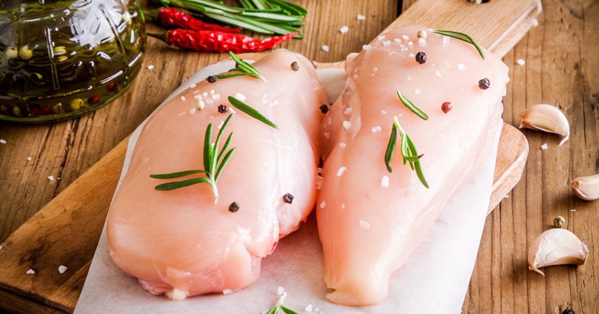 كم عدد السعرات الحرارية في صدور الدجاج افضل وصفة