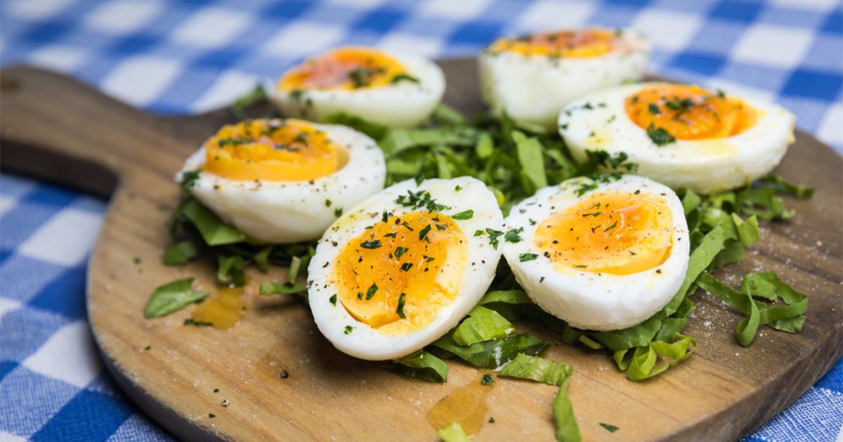 مدة طبخ البيض المسلوق لنتائج لذيذة ومثالية أطيب طبخة